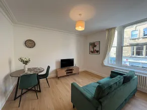 Alma Vale Flat 3 in Clifton - Image 2