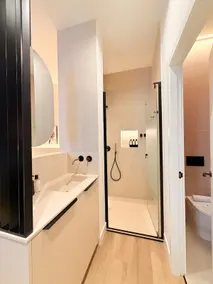 Luxurious and Fully Equipped Executive Studio 4 by VidaCalma - Image 3