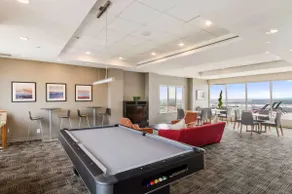 Spacious Apt Walkable to Metro - Prime Location - Image 5