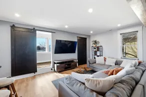 Elegant Historic Apartment with Craftsman Details - Image 4