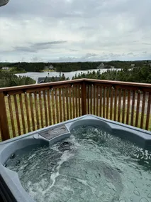 Junction Lookout Cottage 3BR, Hot Tub Water View - Image 2