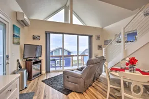 Peaceful Fall Escape: Oregon Home w/ Ocean View - Image 4