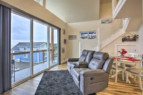Peaceful Fall Escape: Oregon Home w/ Ocean View - Image 5