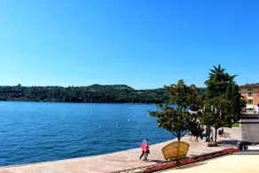 Romantic Benaco Apartments and Room - Image 5