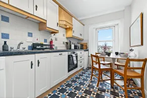 Stay in Central Sligo Walk to Rail, Cafés + Shops - Image 2