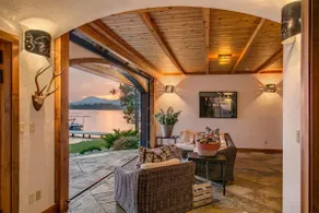 Exceptional Luxury, Private 365` Waterfront Home - Image 4