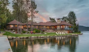 Exceptional Luxury, Private 365` Waterfront Home - Image 2