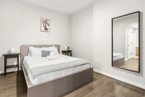 Modern Retreat with Easy Metro Access - Image 2