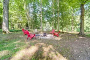 Earth's River Retreat: Kayaks, Wineries & GOTL - Image 2