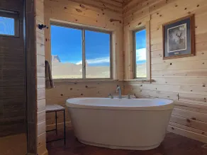 AO Ranch- Private, pet friendly mountain retreat between Cody and Yellowstone - Image 5