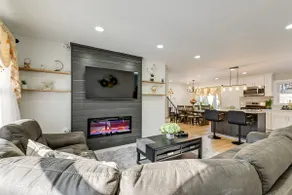 Easy Transit to NYC! Sleek North Shore Hideaway - Image 5