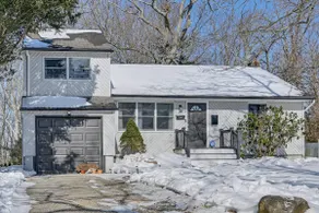 Easy Transit to NYC! Sleek North Shore Hideaway - Image 4