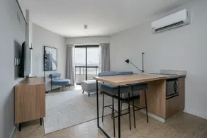 Apart w queen bed in building with pool | Floripa - Image 5