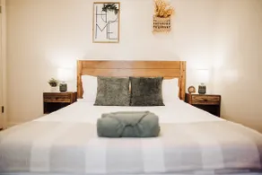 The Downtown Haus | Walking Distance to DT KFalls - Image 2