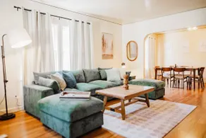 The Downtown Haus | Walking Distance to DT KFalls - Image 3