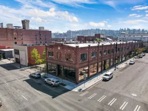 Historic Loft · King Bed · Knitting Factory - Image 5