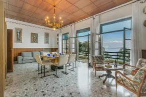 Villa Incanto Sul Lago: Lakefront, Garden & Balconies (Sleeps 7) - Happy Rentals - Image 3
