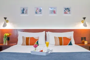 MIT BLICK AUF DEN MEER, WOHNUNGEN, LUXUS-DESIGN. KOSTENLOS: POOL, SPA, GYM, WI-FI - Image 2