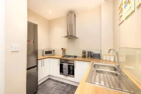 JOIVY Refined 2-Bed Flat with Classic Edinburgh Charm - Image 2