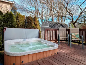Historic 3BR Columbia Gorge - Hot Tub - Image 3