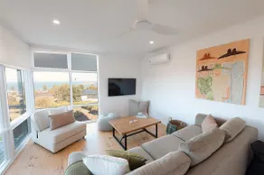 Ocean Views | Large gardens | Byron infused | Town - Image 2