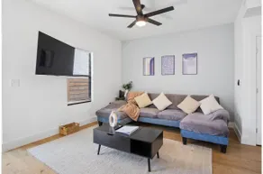 Stylish Downtown Retreat Near the Alamodome - Image 5