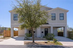 Stylish Downtown Retreat Near the Alamodome - Image 2