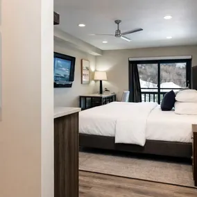 Beautiful Modern Ski In/Out Condo at Park City! 33 - Image 4