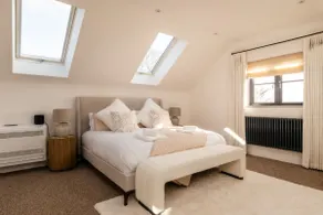 Luxury Cotswolds Estate with Pool - Image 4