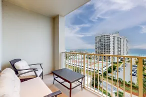 1BR beach view condo with balcony, amazing pool - Image 2