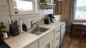 Wharf cabin - Image 2