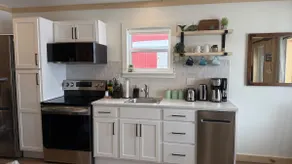 Wharf cabin - Image 3