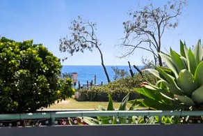 Classic Coastal Escape - 1 Bedroom Ocean Views - Image 3