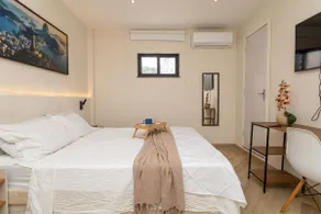 Glória803 | Cozy bedroom and living room in Glória - Image 3