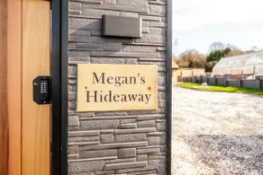 Megan's Hideaway | Luxury 4 Bed Retreat - Image 5