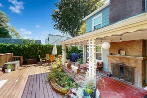 Quiet, walkable 2BR with pool, gardens & 2 patios - Image 3