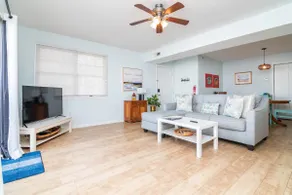 Coastal 1 Bed Sleeps 4 With Private Balcony - Image 2