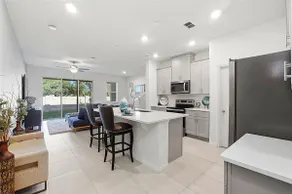 Gorgeous Kissimmee Townhouse Near Theme Parks! - Image 5