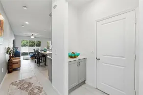 Gorgeous Kissimmee Townhouse Near Theme Parks! - Image 4