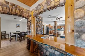 Ropers welcome, corrals/pool/sleeps 8/in town - Image 2