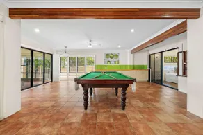 Spacious 4BR Waterfront Stay Pool Table AC - Image 3