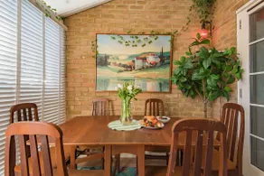 Stylish seaside home in central Deal with parking - Image 3