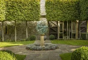 Coach House Hawling - Image 5