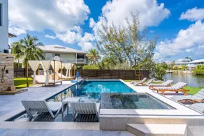 Waterfront Luxe Pool, Hot Tub, Theater, Games&more - Image 2