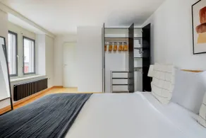 Bamboo Suite - Spacious 4-Room City Apartment - Image 5
