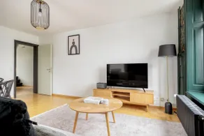 Bamboo Suite - Spacious 4-Room City Apartment - Image 2