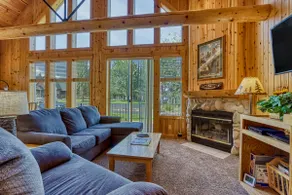 Bright Cabin with Shared Pool, Hot Tub & Resort Am - Image 2