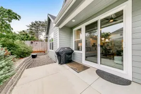 Dog-friendly home near the ocean with a fireplace, - Image 4