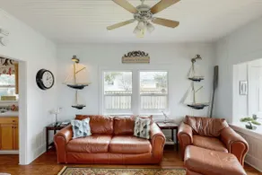 Dog-friendly cottage with great location, cozy int - Image 2