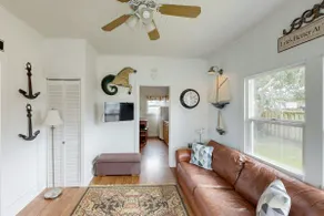 Dog-friendly cottage with great location, cozy int - Image 4